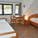Schönes Mit Kamin Und Sauna Im Ostseebad Apartment Sellin (Rugen)