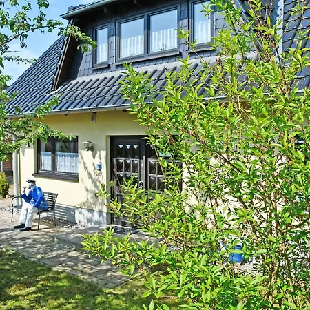 Schoenes Mit Kamin Und Sauna Im Ostseebad Sellin (Rugen)