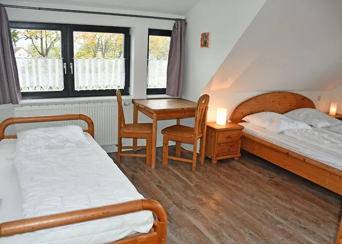 Schoenes Mit Kamin Und Sauna Im Ostseebad Lägenhet Sellin (Rugen)