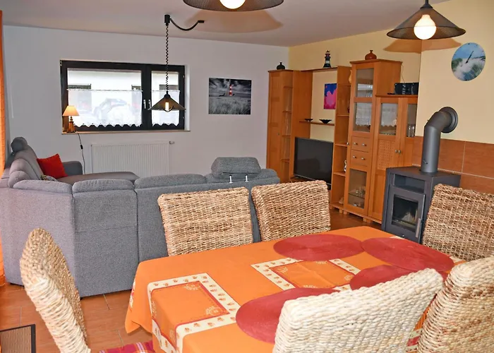 Schoenes Mit Kamin Und Sauna Im Ostseebad Lejlighed Sellin (Rugen)