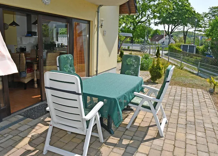 Schoenes Mit Kamin Und Sauna Im Ostseebad Lägenhet