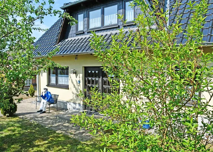 Schoenes Mit Kamin Und Sauna Im Ostseebad Sellin (Rugen)