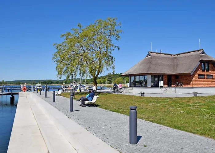Schoenes Mit Kamin Und Sauna Im Ostseebad Lägenhet Sellin (Rugen)