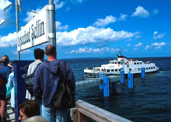 Schoenes Mit Kamin Und Sauna Im Ostseebad *